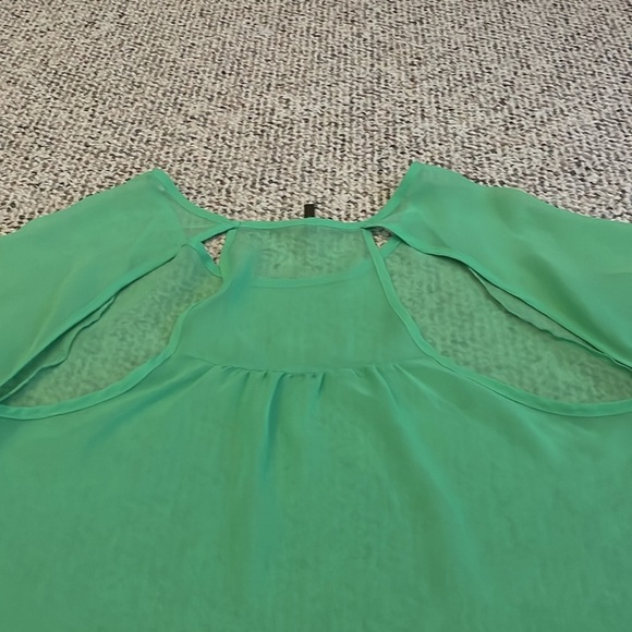 Green Sheer Top Cut-Out Back - Picture 7 of 9